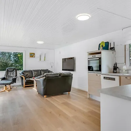 Family-friendly With Large Wilderness Bath, Close To The Water *