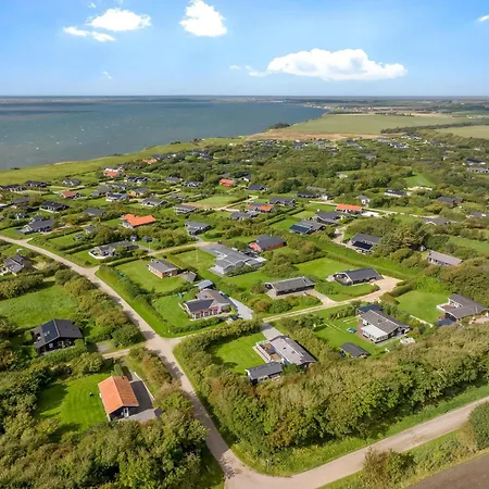 Family-friendly With Large Wilderness Bath, Close To The Water * Vestervig