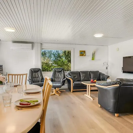 Family-friendly With Large Wilderness Bath, Close To The Water Σπίτι διακοπών *