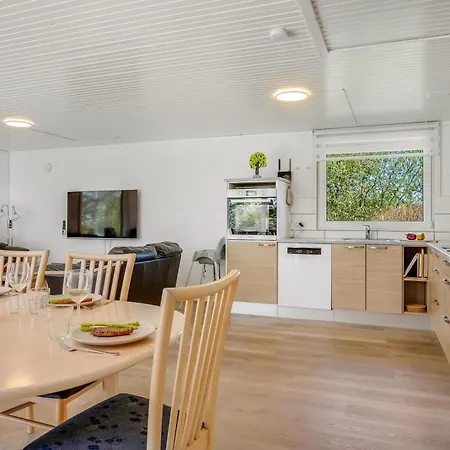 Family-friendly With Large Wilderness Bath, Close To The Water *
