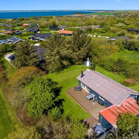 Family-friendly With Large Wilderness Bath, Close To The Water * Vestervig