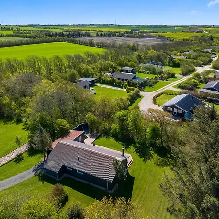 Family-friendly With Large Wilderness Bath, Close To The Water Vestervig